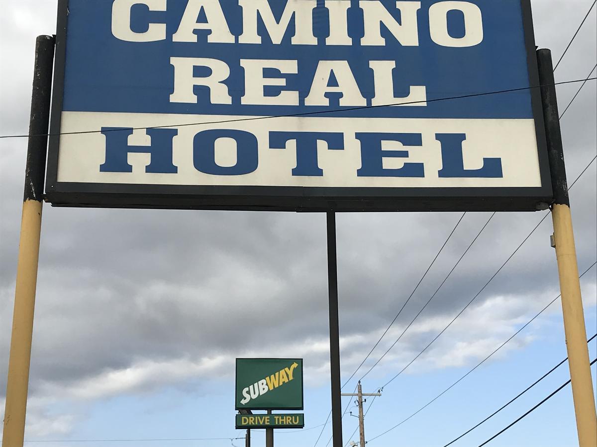 Camino Real Hotel Игъл Пас Екстериор снимка